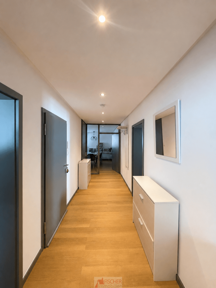 Flur (KI bearbeitet) Erdgeschosswohnung M�nsheim