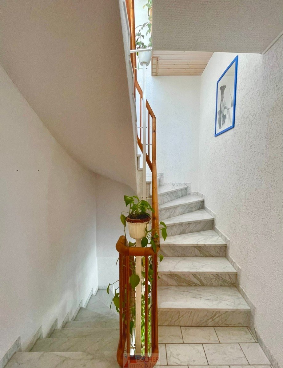 Treppenaufgang zum 2. OG Etagenwohnung Vaihingen/Enz-Enzweihingen
