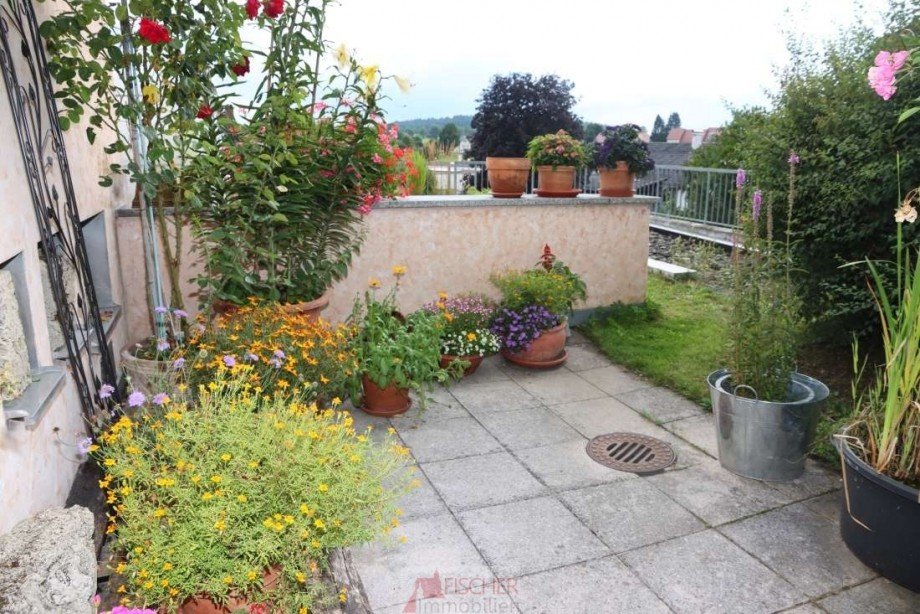 Terrasse 5 Zi EG Mehrfamilienhaus Hohenstein-�denwaldstetten