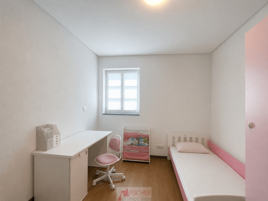 Kinderzimmer 2 (KI bearbeitet) Erdgeschosswohnung M�nsheim