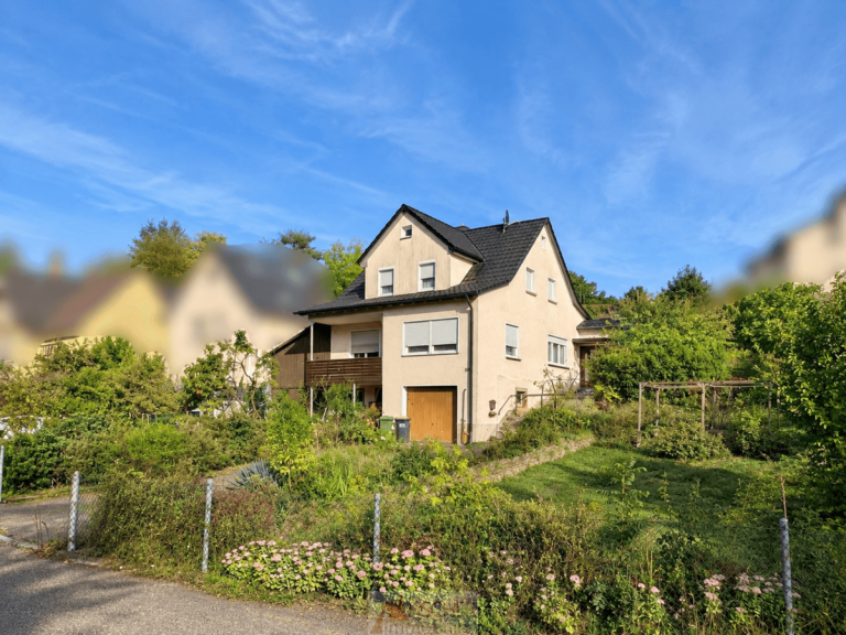 Au�enansicht M�hlacker Einfamilienhaus Ein Haus mit Herz und Potenzial - Charmantes Einfamilienhaus mit Gartenidylle...