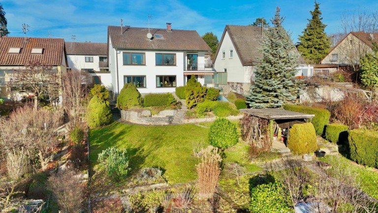 Garten Vaihingen an der Enz Zweifamilienhaus Gepflegtes Zweifamilienhaus mit Gartenidylle und Schlossblick...