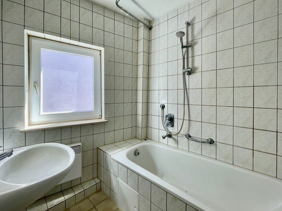 Bad Wohnung 3 Mehrfamilienhaus Vaihingen an der Enz-Kleinglattbach