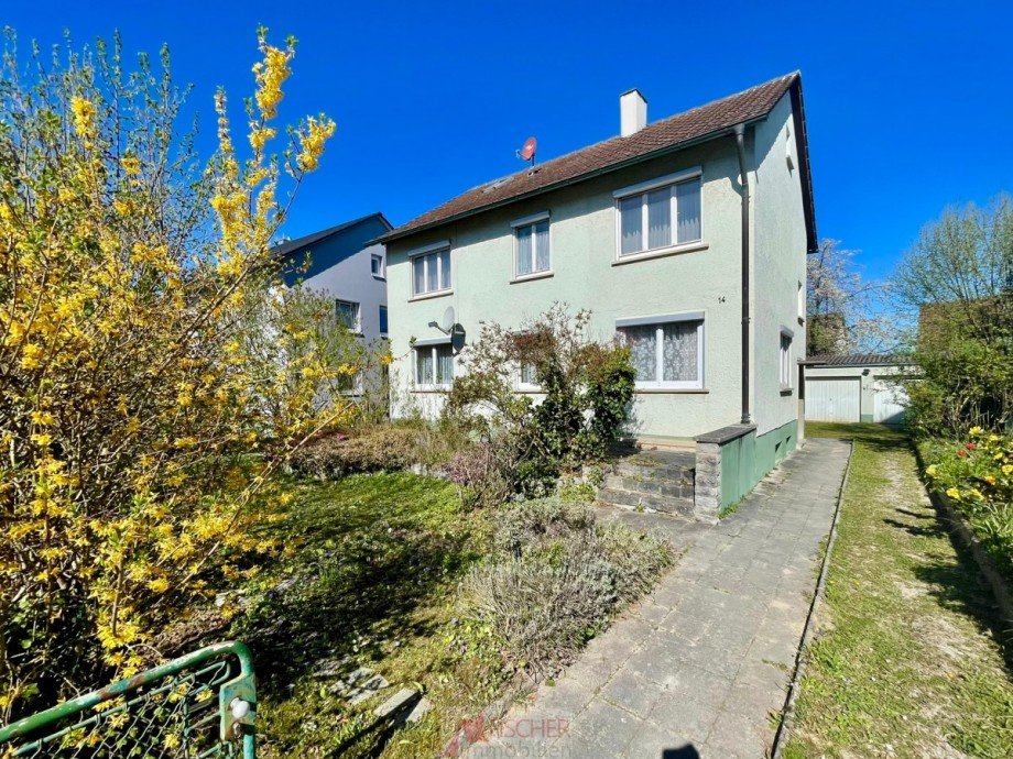 Zufahrt zum Haus Zweifamilienhaus Vaihingen an der Enz