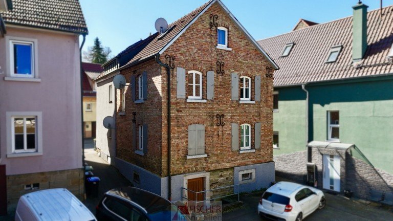 Au�enansicht Vaihingen an der Enz-Kleinglattbach Mehrfamilienhaus Investmentchance: 4-Fam. Haus mit 2 vermieteten und 2 freien Wohnungen in Kleinglattbach...