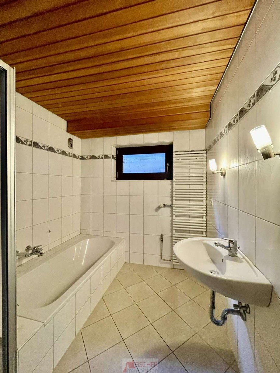 Badezimmer Gartengeschoss Zweifamilienhaus Oberriexingen