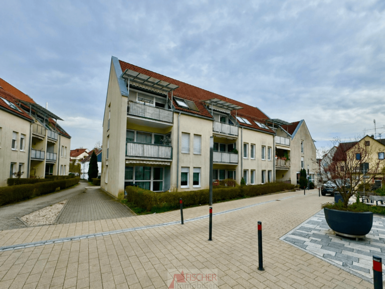 Geb�ude von Vorne Sersheim Erdgeschosswohnung Betreutes Wohnen-2 Zi ETW mit kleiner Loggia in Sersheim...