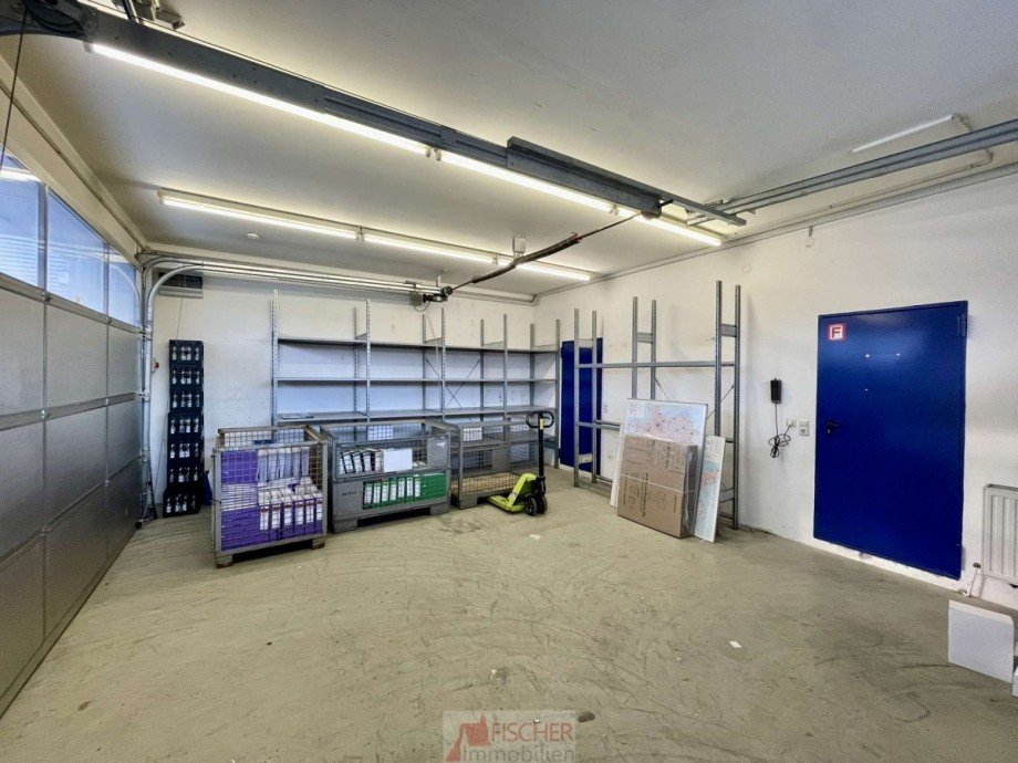 Halle B�rofl�che Eberdingen-Hochdorf