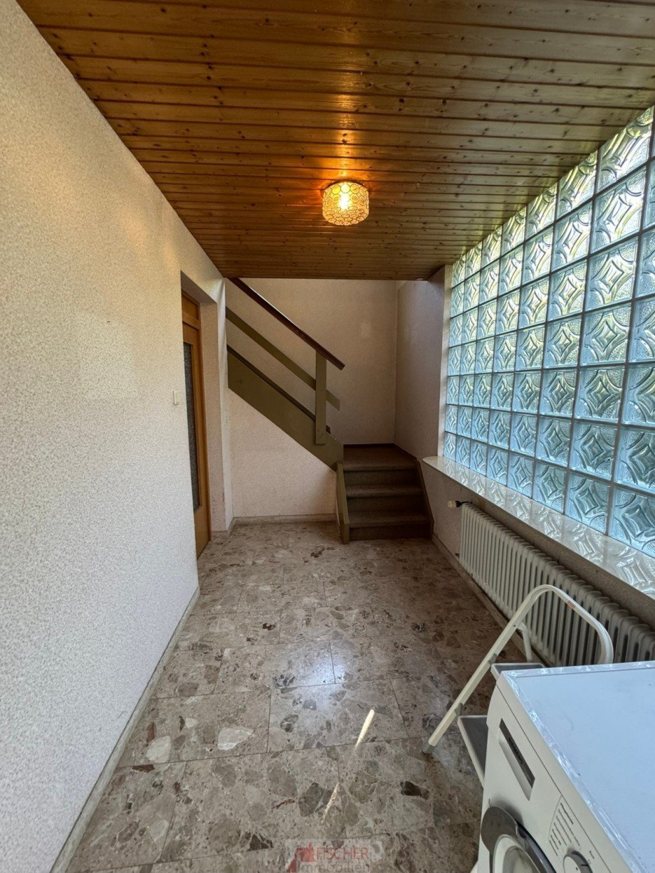 Flur Treppe zum DG Einfamilienhaus M�hlacker