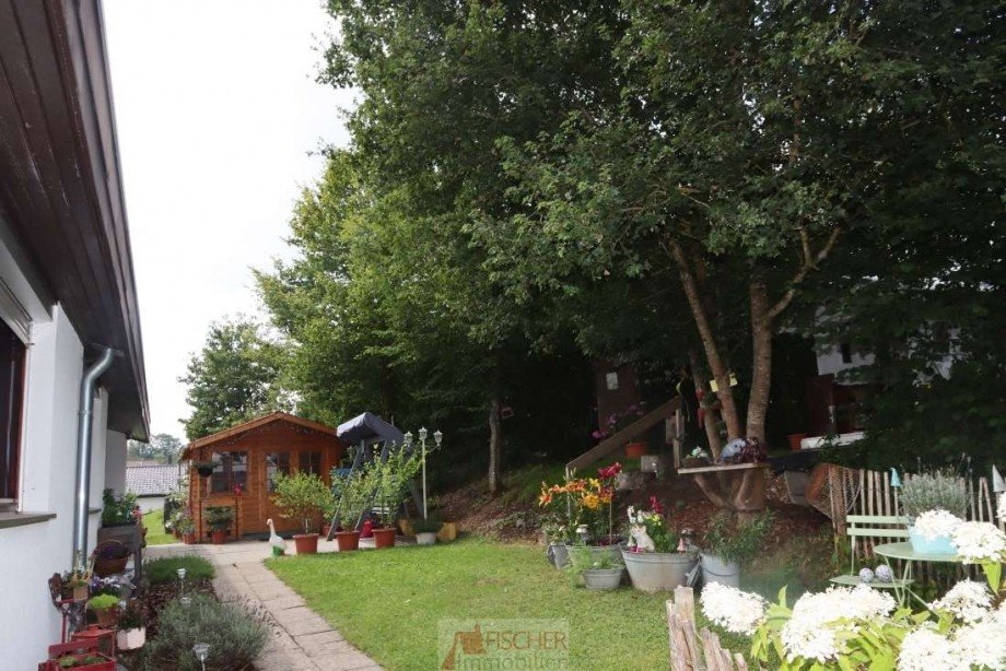 Garten 3 Zi EG Mehrfamilienhaus Hohenstein-�denwaldstetten