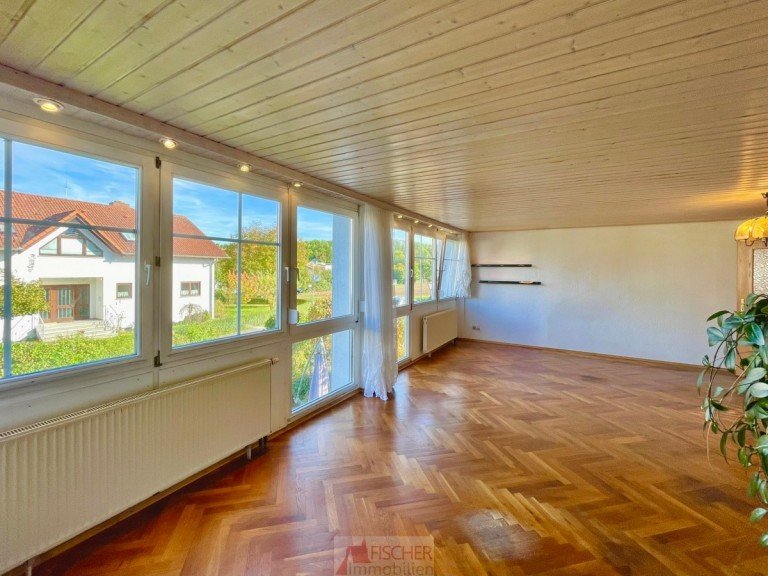Wohnen 1.OG Vaihingen/Enz-Enzweihingen Etagenwohnung Wohnkomfort auf 2 Ebenen...4,5 Zimmer mit Dachterrasse und Panoramablick!