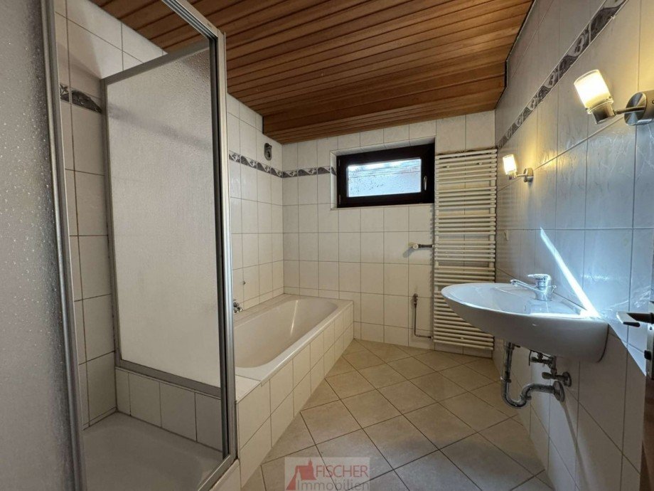 Badezimmer Gartengeschoss Zweifamilienhaus Oberriexingen