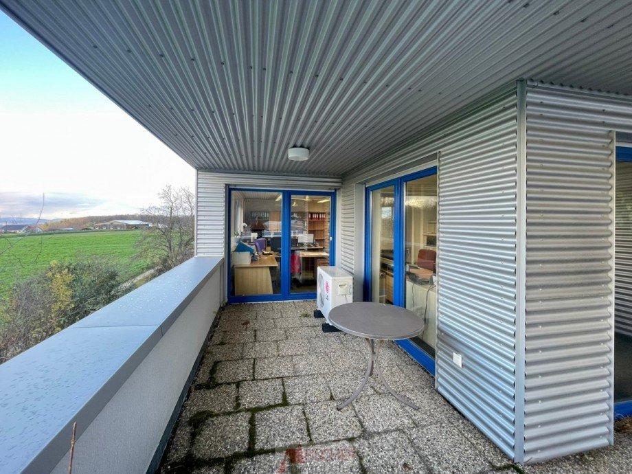 gro�er �berdachter Balkon B�rofl�che Eberdingen-Hochdorf